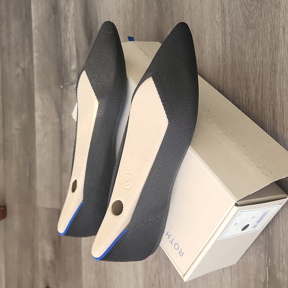 Rothy's black classic pointed flats - Picture 2 of 11